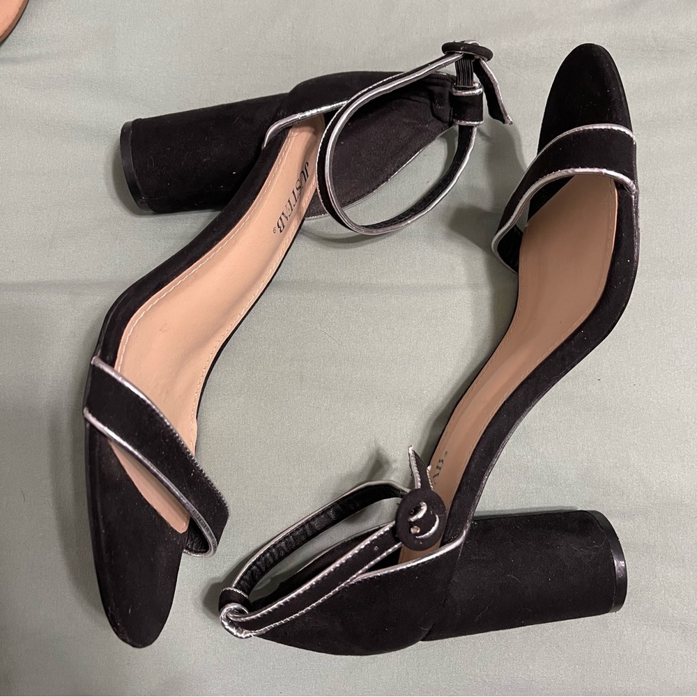 black heels - Picture 3 of 5